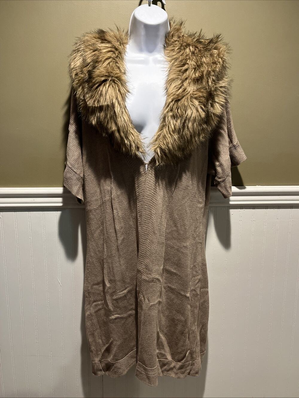 Chico’s Cardigan Size 2 Tan Long Open Front Knit Removable Faux Fur Collar
